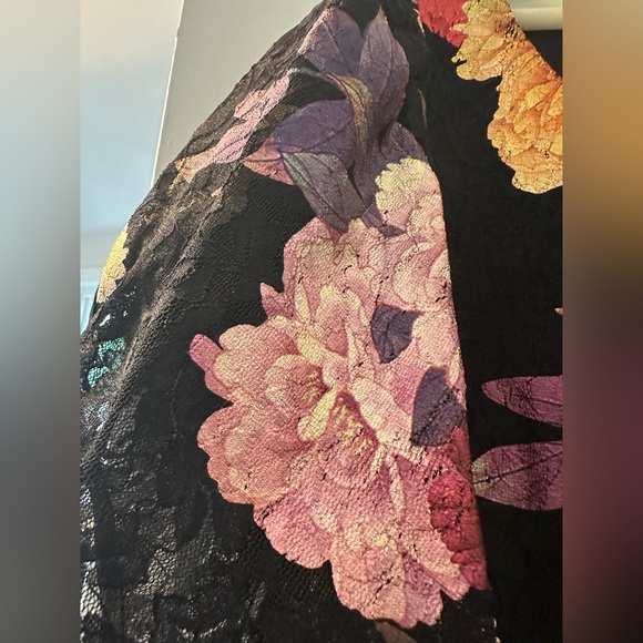 The Odells Floral Lace Top| Sz M - Picture 5 of 11